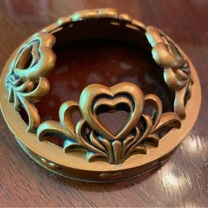 Yankee Candle Illuma Lid Jar Candle Topper for Valentine’s Day With Hear…